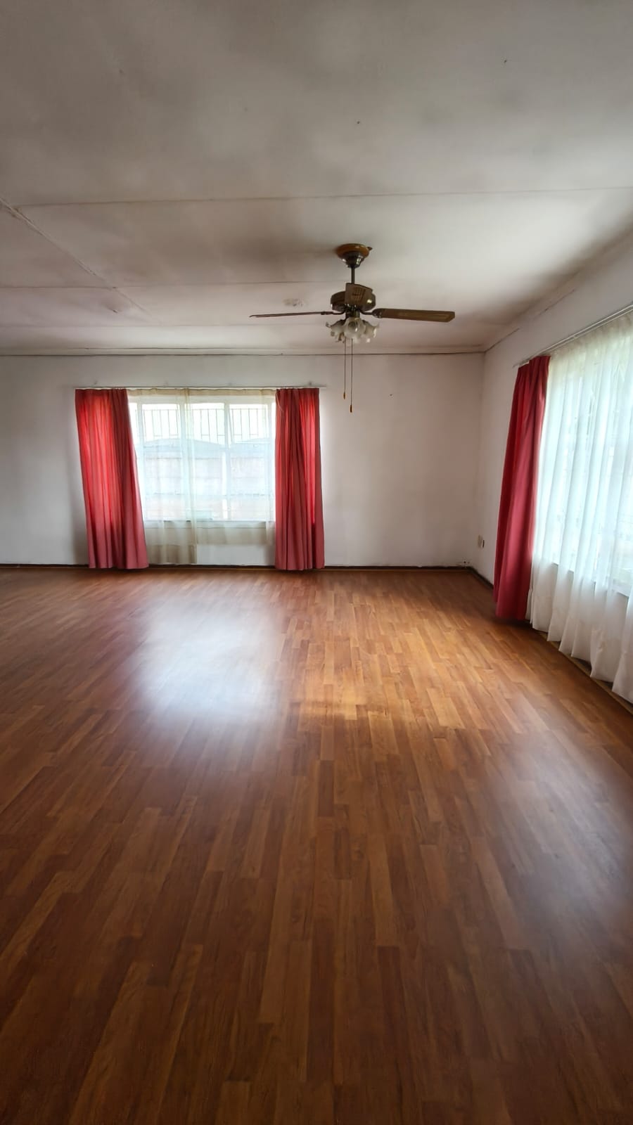 5 Bedroom Property for Sale in Hennenman Free State